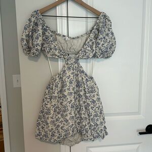Olivaceous Floral Cut Out Puff Sleeve Mini Dress Size Small